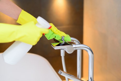 Professional oven cleaning service for TW13 kitchens