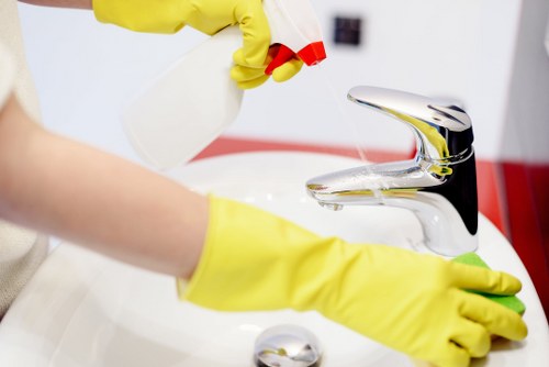 Professional carpet cleaning service for TW13 homes and hallways